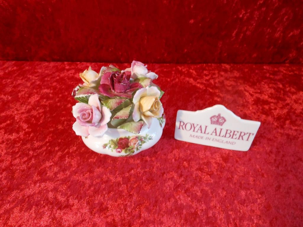 Royal Albert Old Country Roses bloemstukje, Ophalen of Verzenden, Gebruikt, Porselein, Overige typen