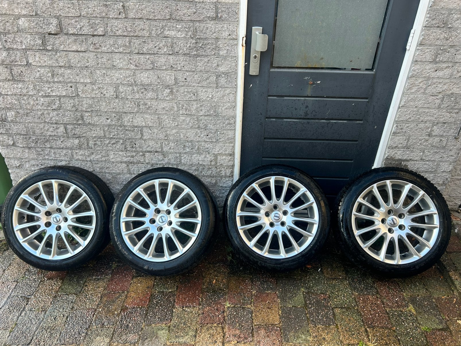 Volvo 17 inch wielen S40, C30, V50, Ophalen, 17 inch, 205 mm, Band(en)
