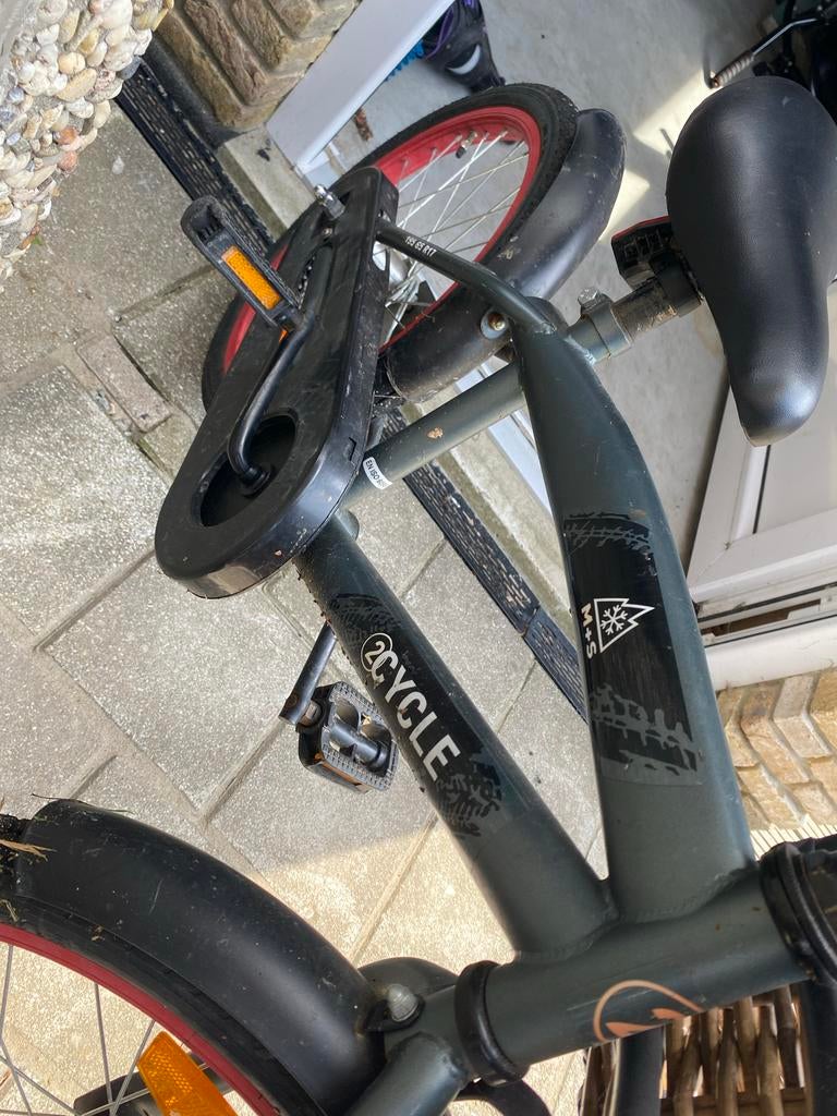 2CYCLE Kinderfiets met mand, Ophalen, Zo goed als nieuw