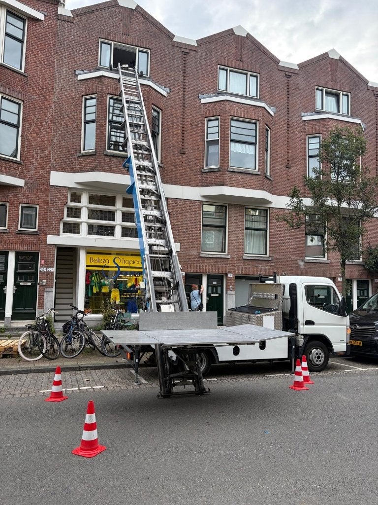 VERHUISLIFT TE HUUR!!!!