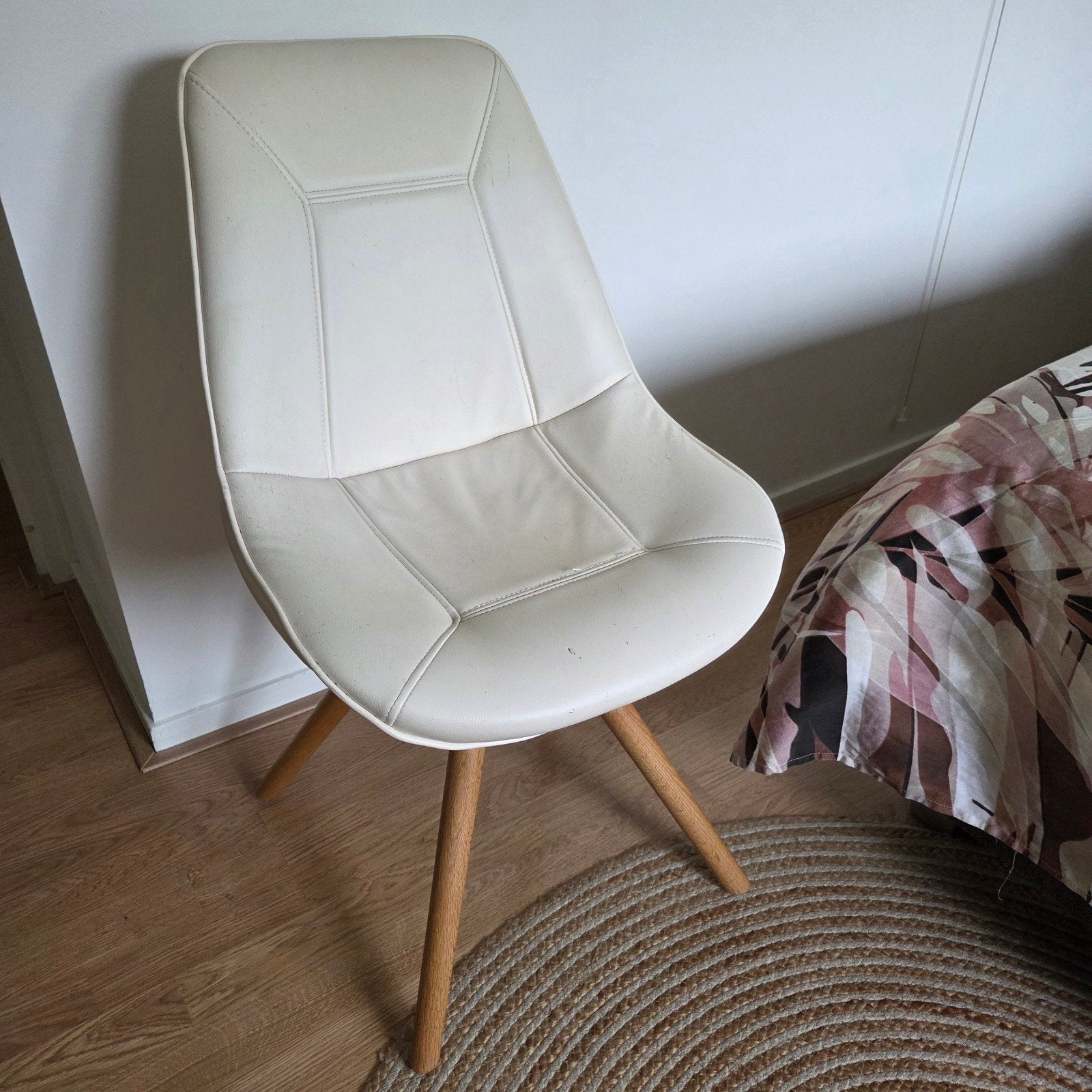 Eetkamer Stoel Creme met houten poten, Ophalen, Gebruikt, Overige kleuren, Eén