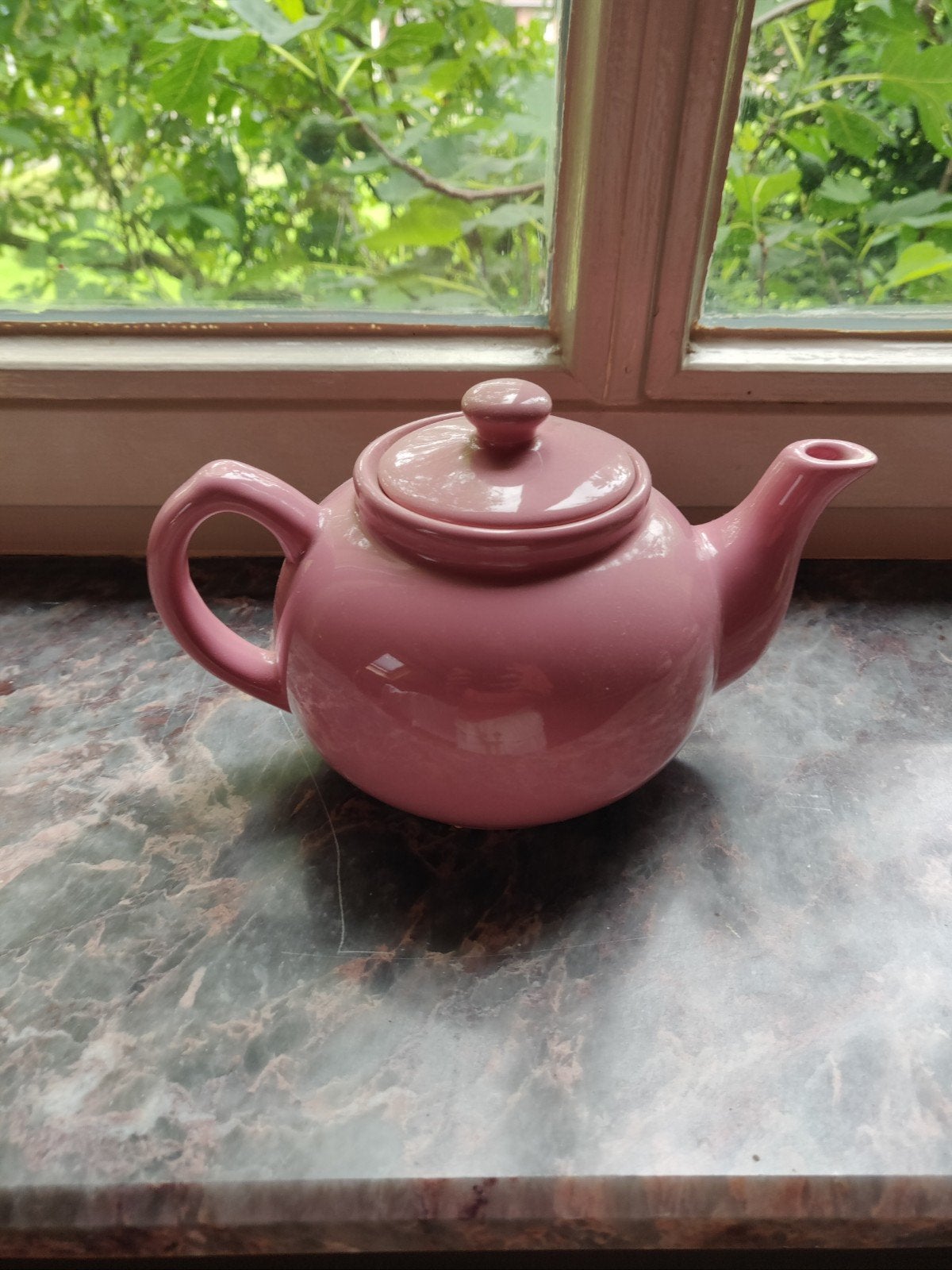 Roze teepot, Huis en Inrichting, Keuken | Servies, Ophalen of Verzenden, Aardewerk, Overige stijlen, Overige typen