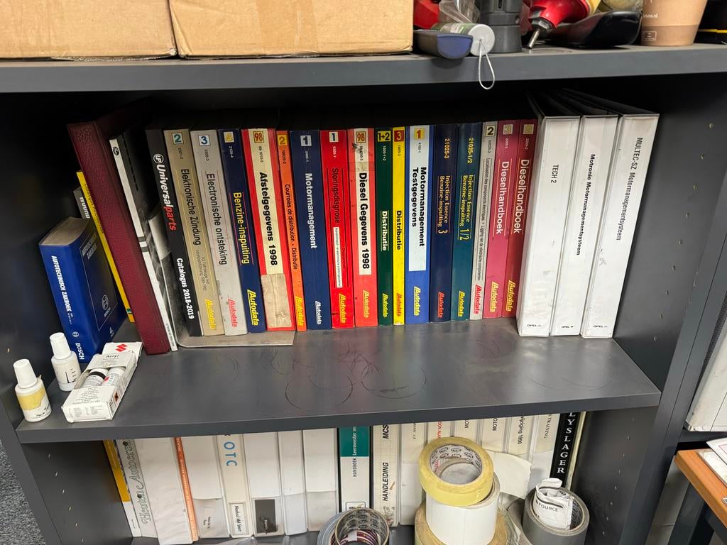 Autodata Technische Boeken Collectie - Diverse Jaren, Ophalen, Gelezen, Algemeen