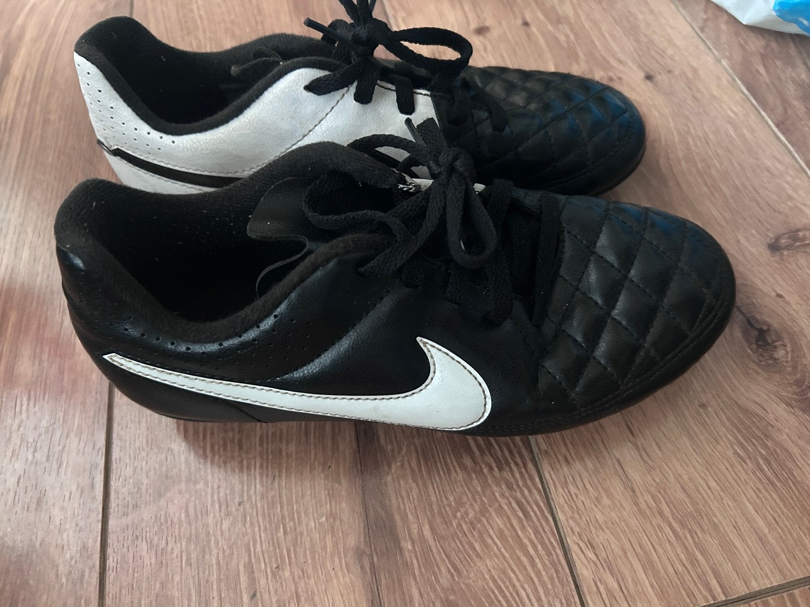 Nike tiempo kicksen maat 34, Maat XS of kleiner, Ophalen of Verzenden, Zo goed als nieuw, Schoenen
