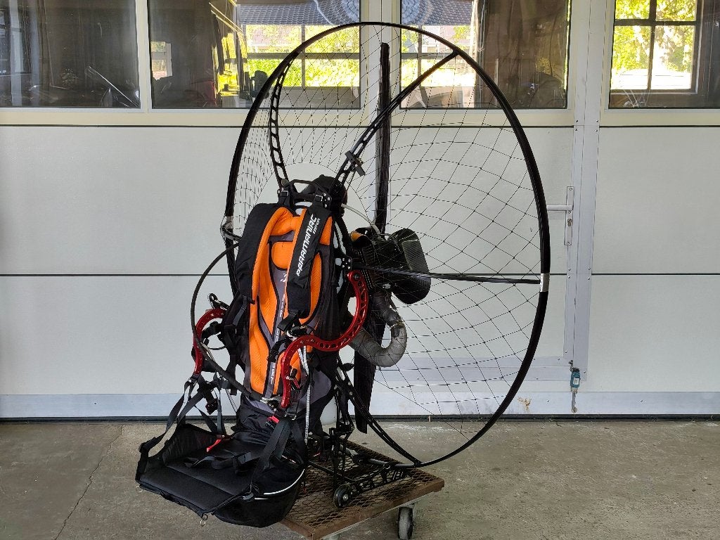 Paramotor: Alpha frame, Apco harnas, Moster 185, Ophalen, Zo goed als nieuw, Paramotor, Gemotoriseerd