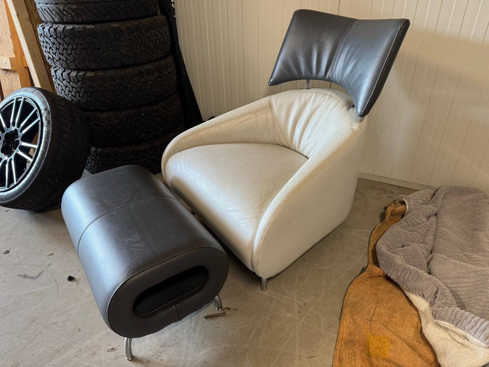 Leolux Solymi stoel met poef, Ophalen, Gebruikt, Design, 75 tot 100 cm