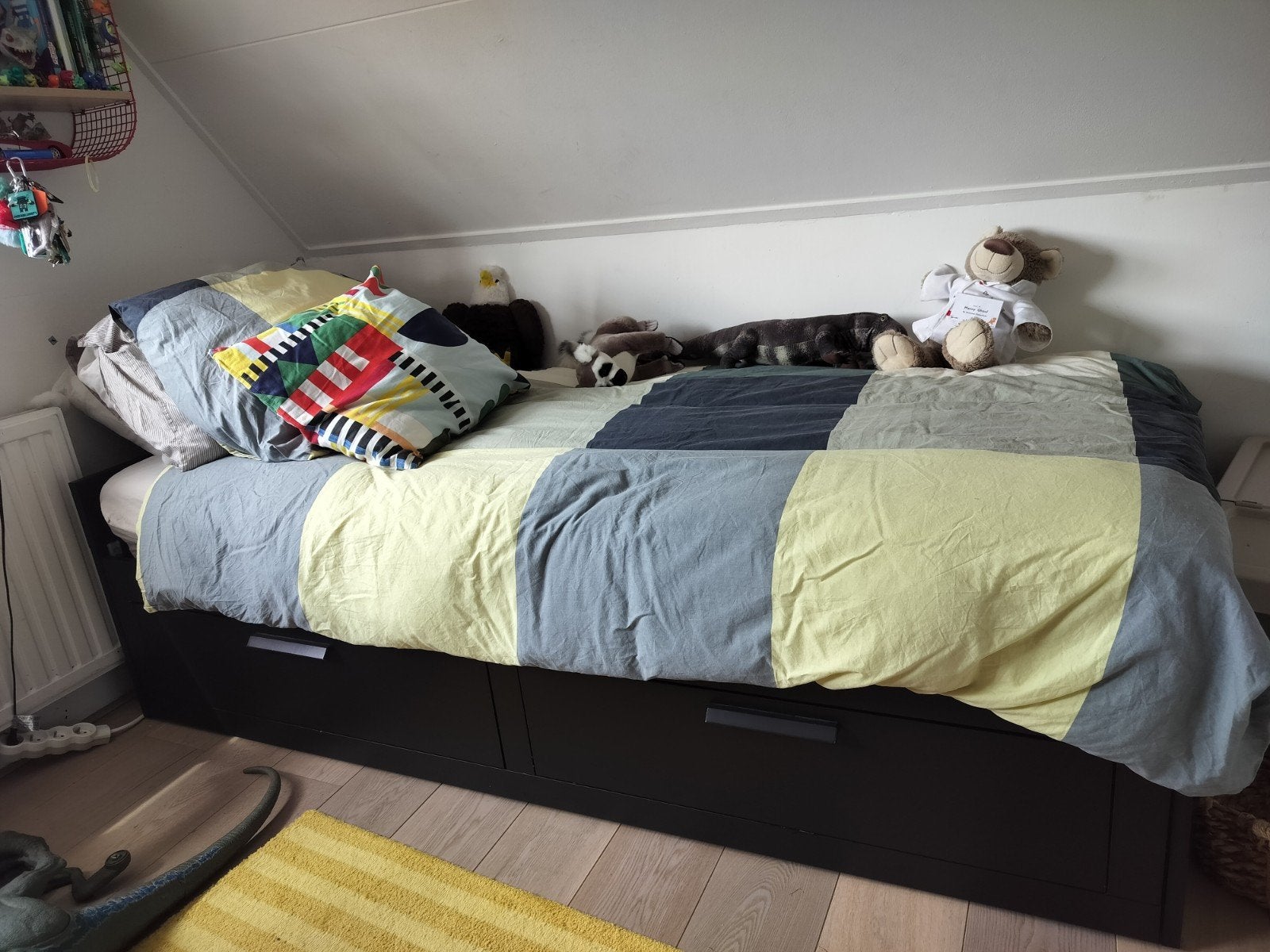 Brimnes Uitschuifbaar bed 80x200/160x200 met zgan matrassen, Ophalen, Wit, Tweepersoons, Zo goed als nieuw