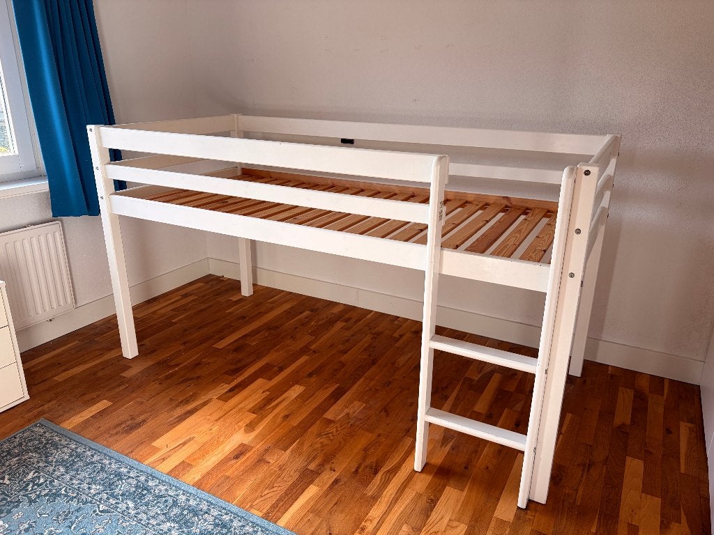 Halfhoogslaper 90x200 cm incl. lattenbodem, Ophalen, Gebruikt, Halfhoogslaper