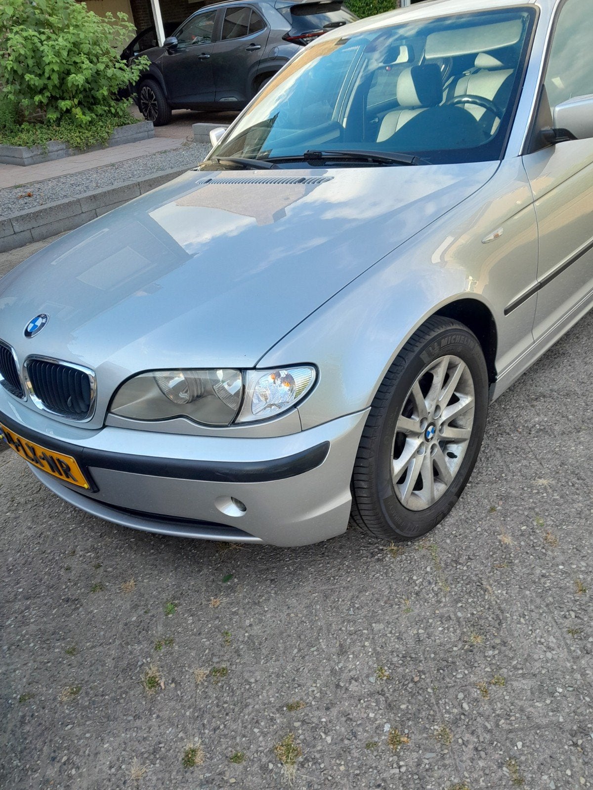 BMW 3-Serie 2.5 I 325 AUT 2003 Grijs, Automaat, Achterwielaandrijving, Zwart, 75 €/maand