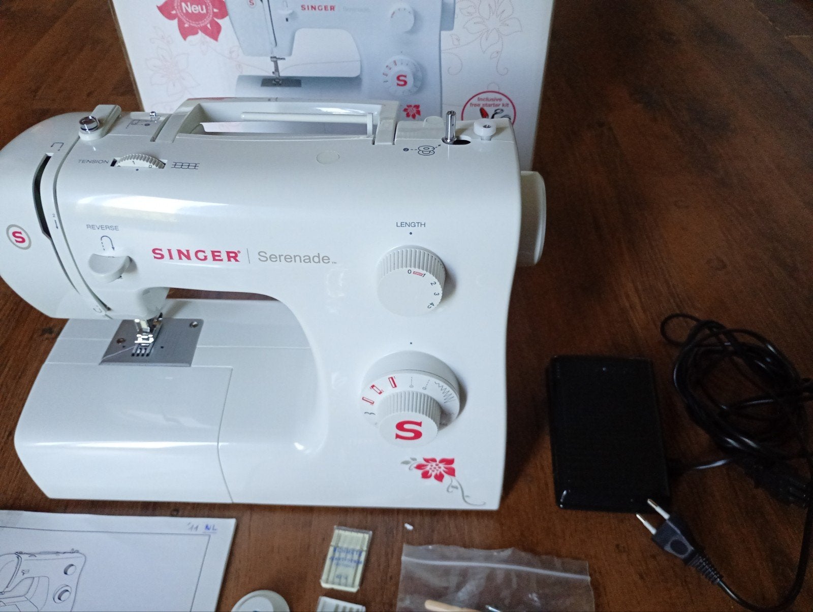 Singer Serenade Naaimachine met accessoires, Ophalen, Zo goed als nieuw, Overige typen