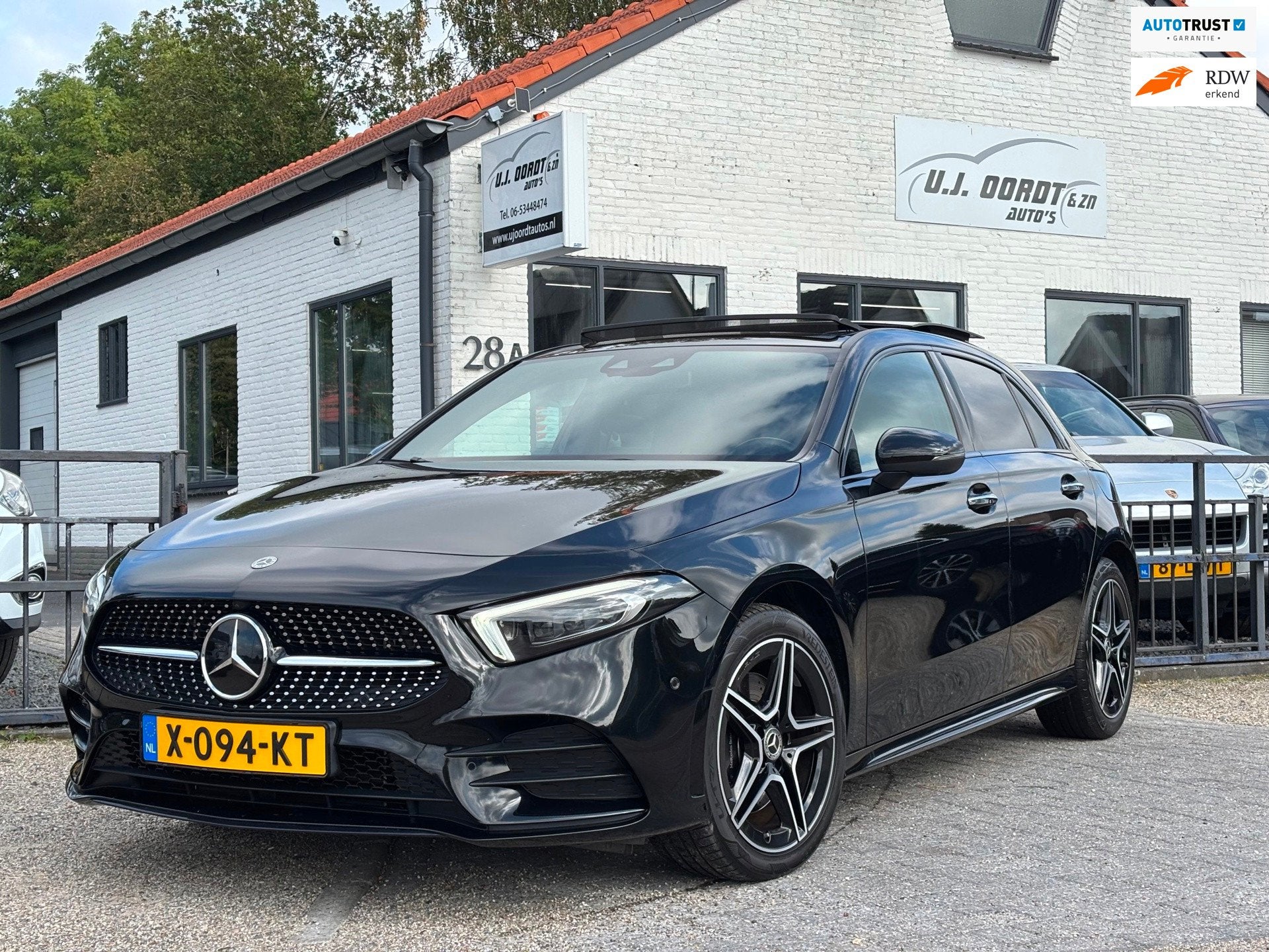 Mercedes-Benz A-klasse 250 e AMG Line panorama dak! Nieuwsta, Auto's, Gebruikt, Euro 6, 4 cilinders, 15 kWh