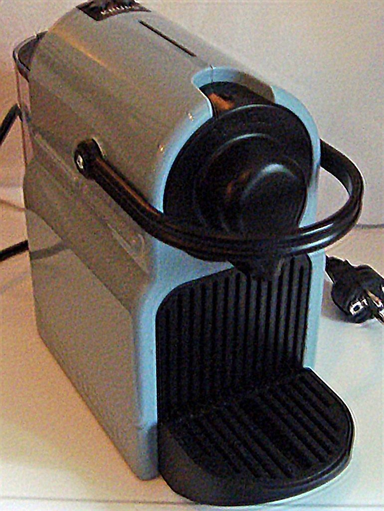 Nespresso Krups Inissia 'Sky Blue' (Special Edition), Ophalen, Afneembaar waterreservoir, Koffiemachine, Zo goed als nieuw