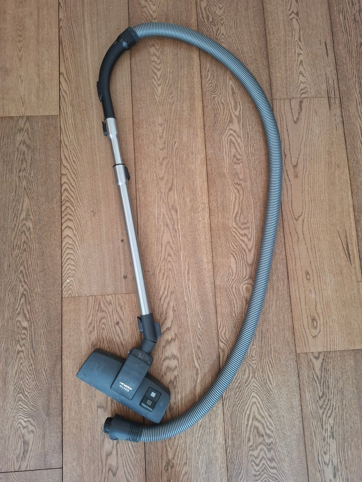 Miele ALLTEQ stofzuigermond met stang en slang, Gebruikt, Miele, Sledestofzuiger, Geschikt voor harde vloeren