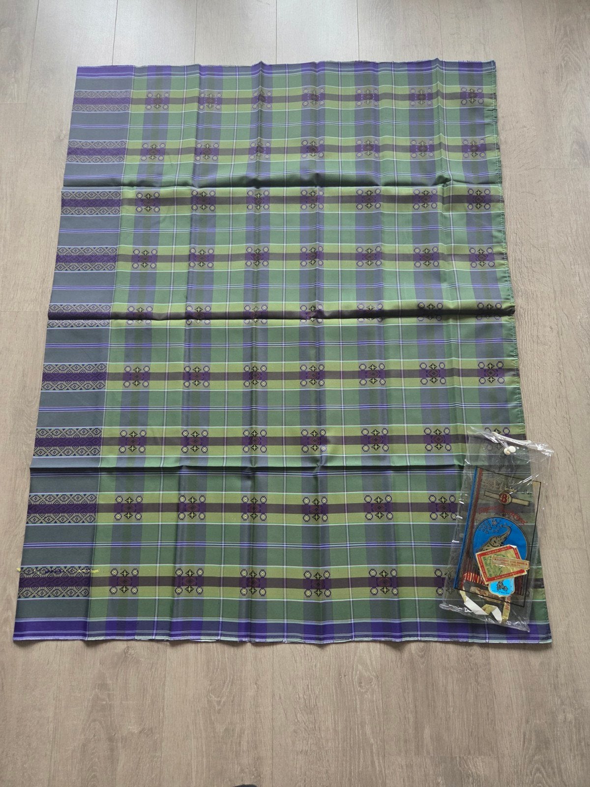 Sarong Super Textured Bintang Gadiah - Groen/Paars Geruit, Overige materialen, Meerkleurig, Ophalen of Verzenden, 30 tot 120 cm