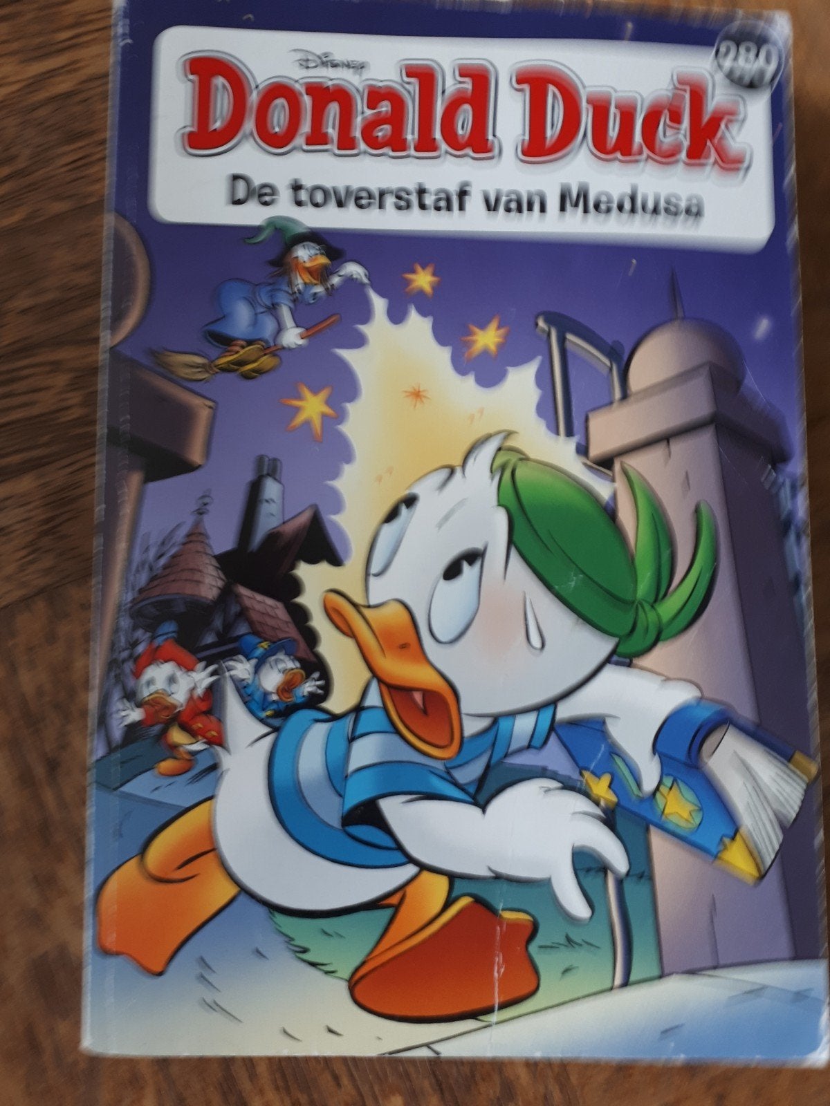 Donald Duck: De toverstaf van Medusa - Stripboek, Eén stripboek, Ophalen of Verzenden, Gelezen, Walt Disney