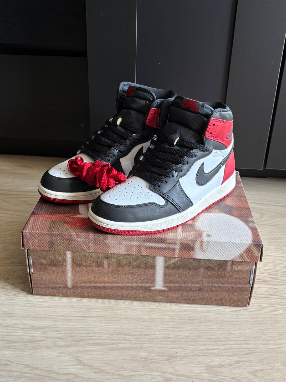 Jordan 1 maat 43, Ophalen, Zo goed als nieuw, Zwart
