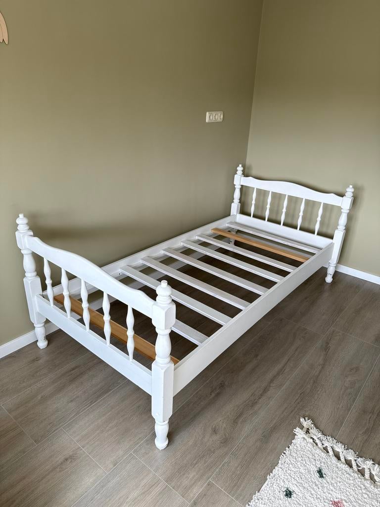 Eenpersoonsbed 200x90cm - kan likje verf gebruiken, Ophalen, Gebruikt, 90 cm, Eenpersoons