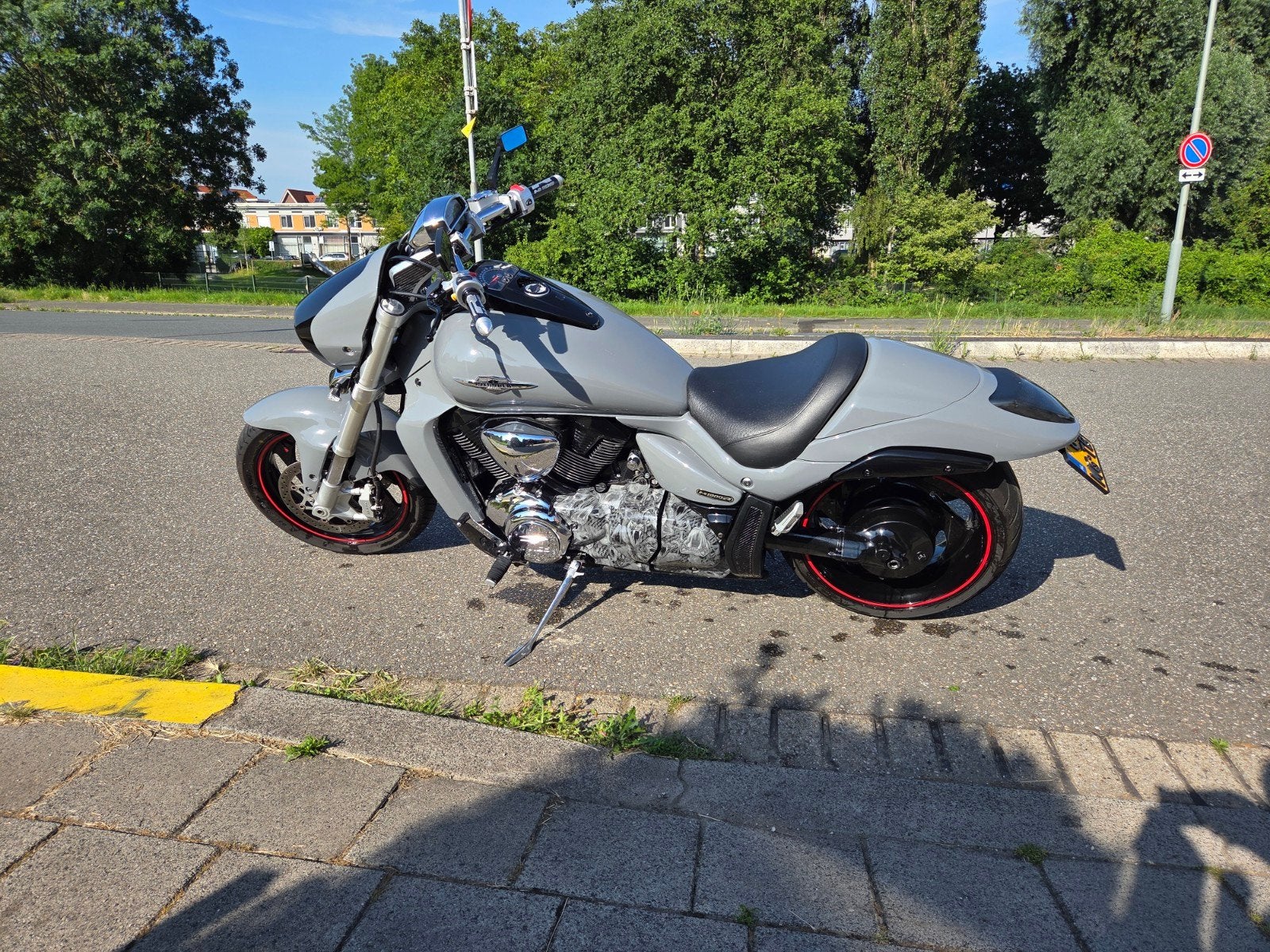 Suzuki Intruder M1800R - Krachtige Chopper met Lage KM