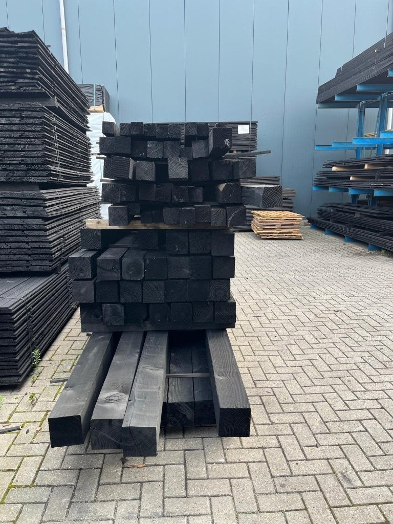 Zwarte douglas lariks palen restpartij, Ophalen, Zo goed als nieuw, 250 cm of meer, Palen