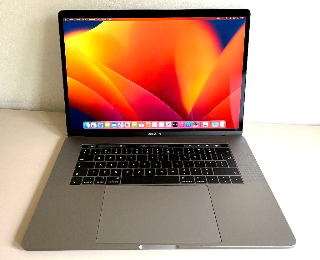 MacBook Pro 15-inch (2017)  i7  16GB  250GB  Touch Bar, Computers en Software, Apple Macbooks, MacBook Pro, Gebruikt, 256 GB, 2 tot 3 Ghz