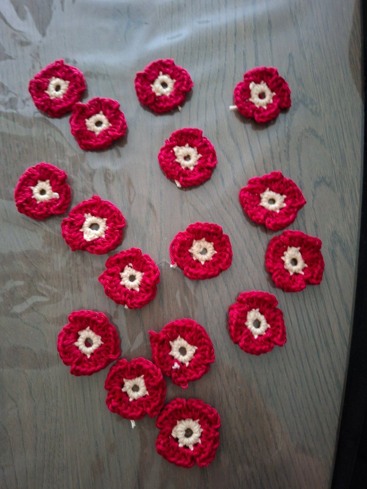 32 Gehaakte Rode Katoenen Bloemen - 3.5cm Doorsnede, Ophalen of Verzenden, Nieuw, Haken, Overige typen