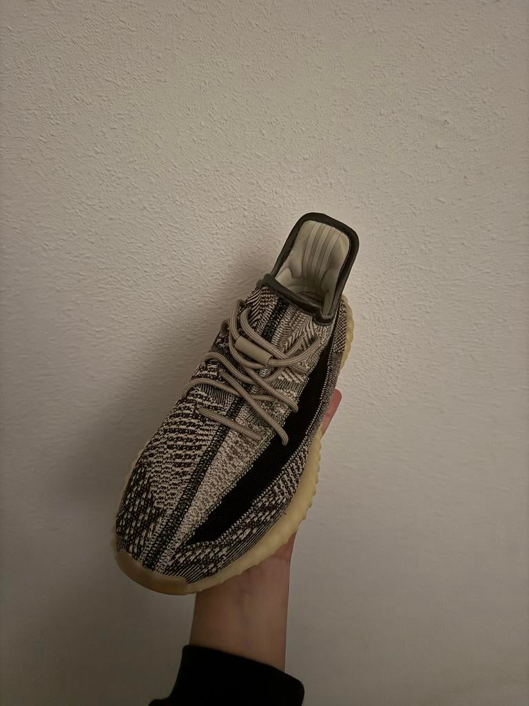 Yeezy Boost 350 V2 Zyon, Kleding | Heren, Schoenen, Ophalen of Verzenden, Zo goed als nieuw, Overige kleuren, Sneakers of Gympen
