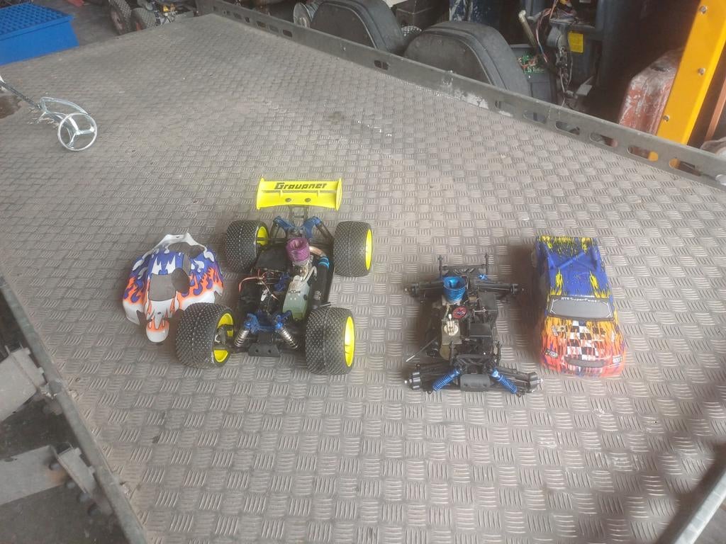2x Nitro RC Auto Opknap: Graupner Flash 1/8 & Himoto 1/1, Hobby en Vrije tijd, Overige merken, Gebruikt, Auto, 1:32 tot 1:50
