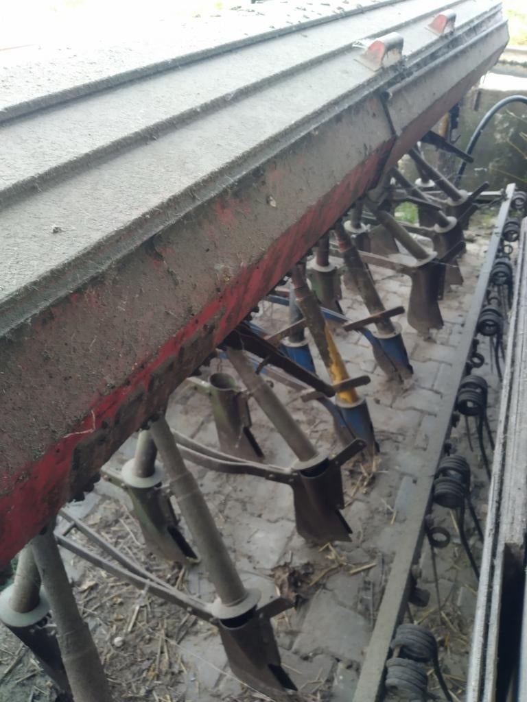 Kuhn nodett zaaimachine 3m, Ophalen