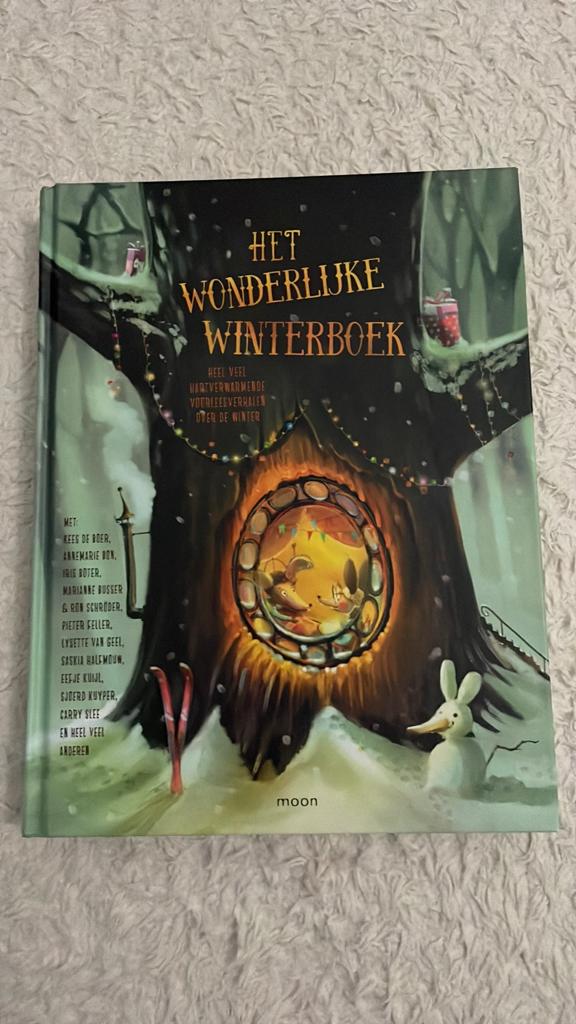 Chariva - Het wonderlijke winterboek, Boeken, Fictie algemeen, Chariva; Marianne Busser; Annemarie Bon; Iris Boter; Erik van...