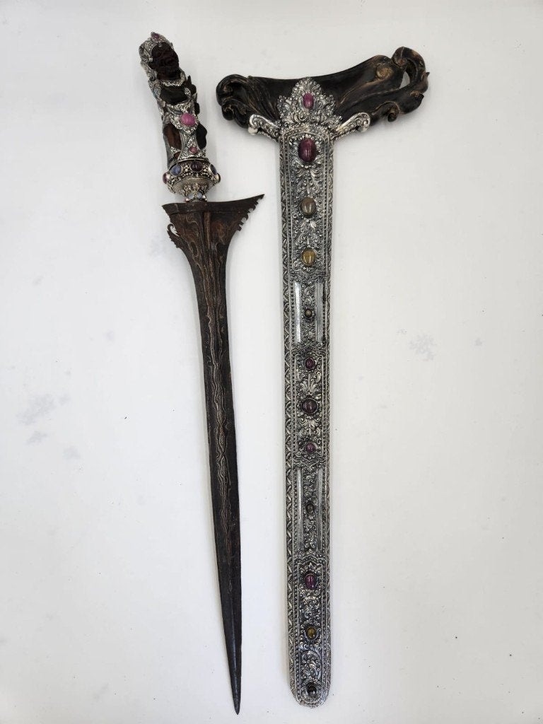 Antieke Balinese Keris Prabu Greep Zilver met Robijn KTB91, Verzenden