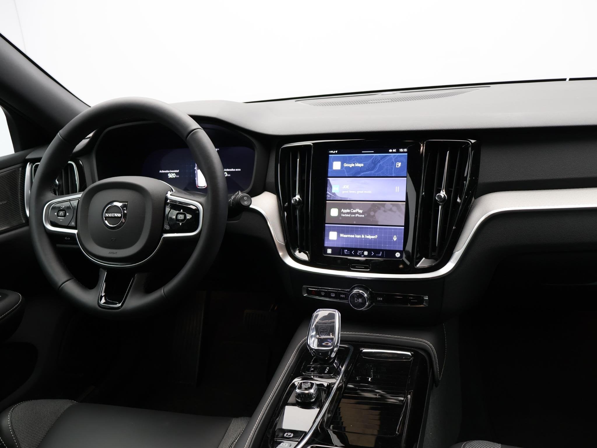 Volvo V60 2.0 T8 Plug-in hybrid AWD Plus Dark Trekhaak / Sto, Auto's, Automaat, Gebruikt, 4 cilinders, 180 min