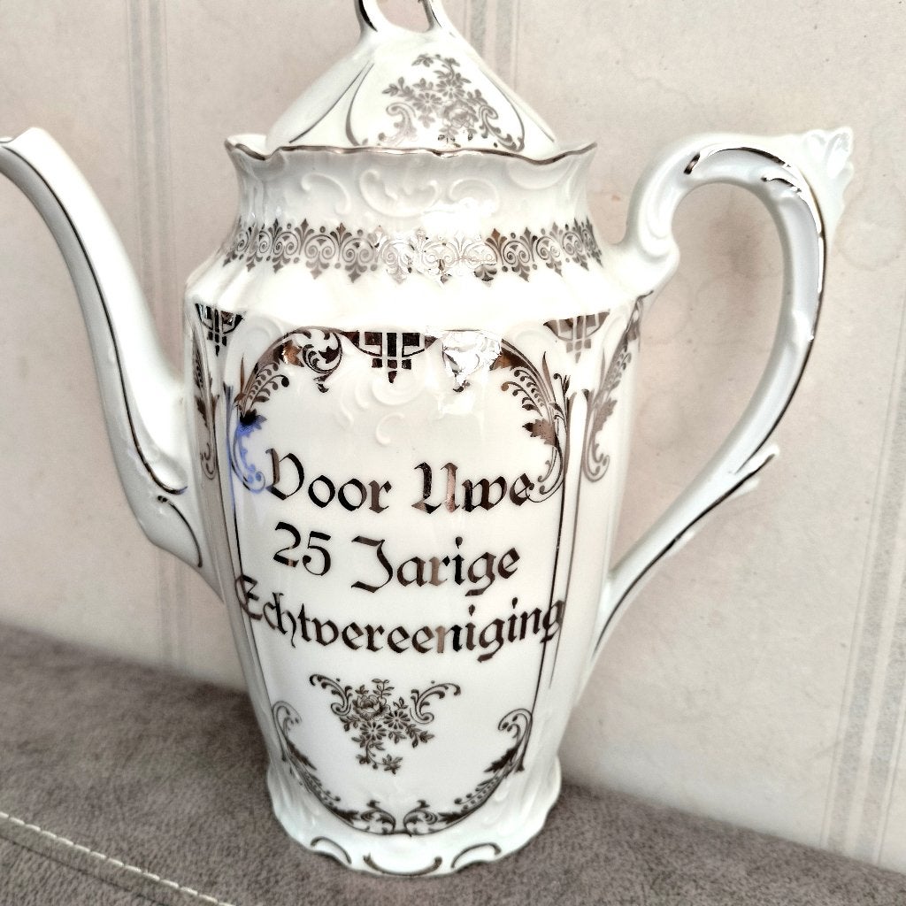 Sierlijke Theepot 25 Jarig Echtvereeniging Porselein, Ophalen of Verzenden