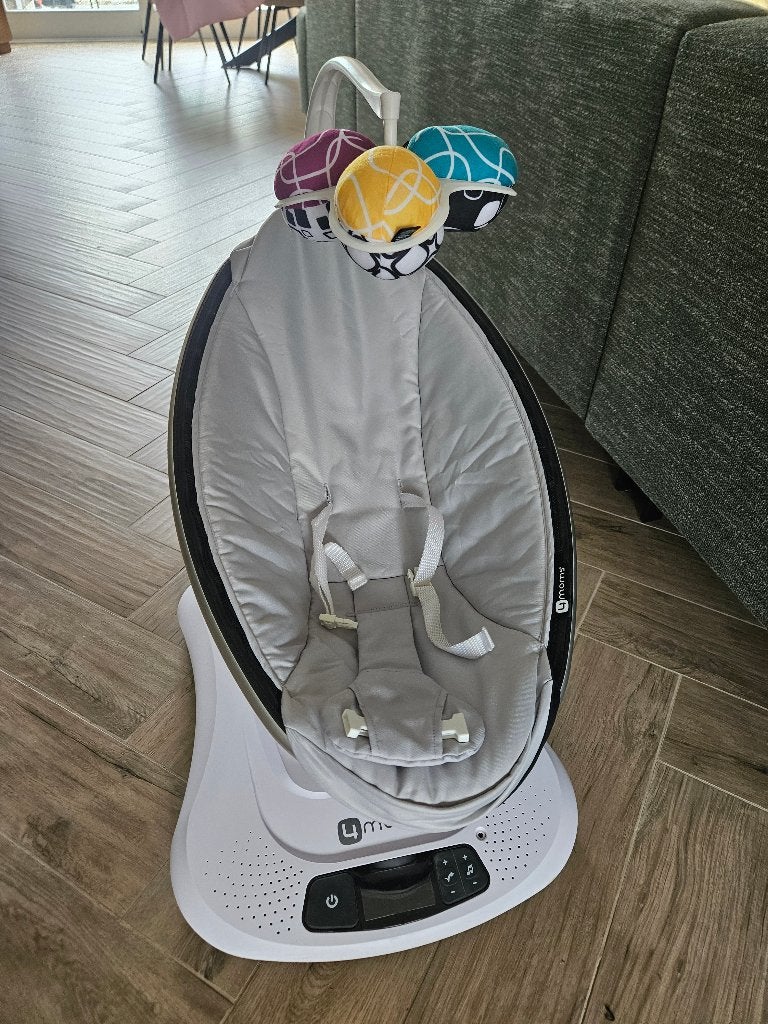 4moms Mamaroo 4.0 in nieuwstaat, Schommelstoel, Met gordel(s) of riempje(s), Zo goed als nieuw, Ophalen