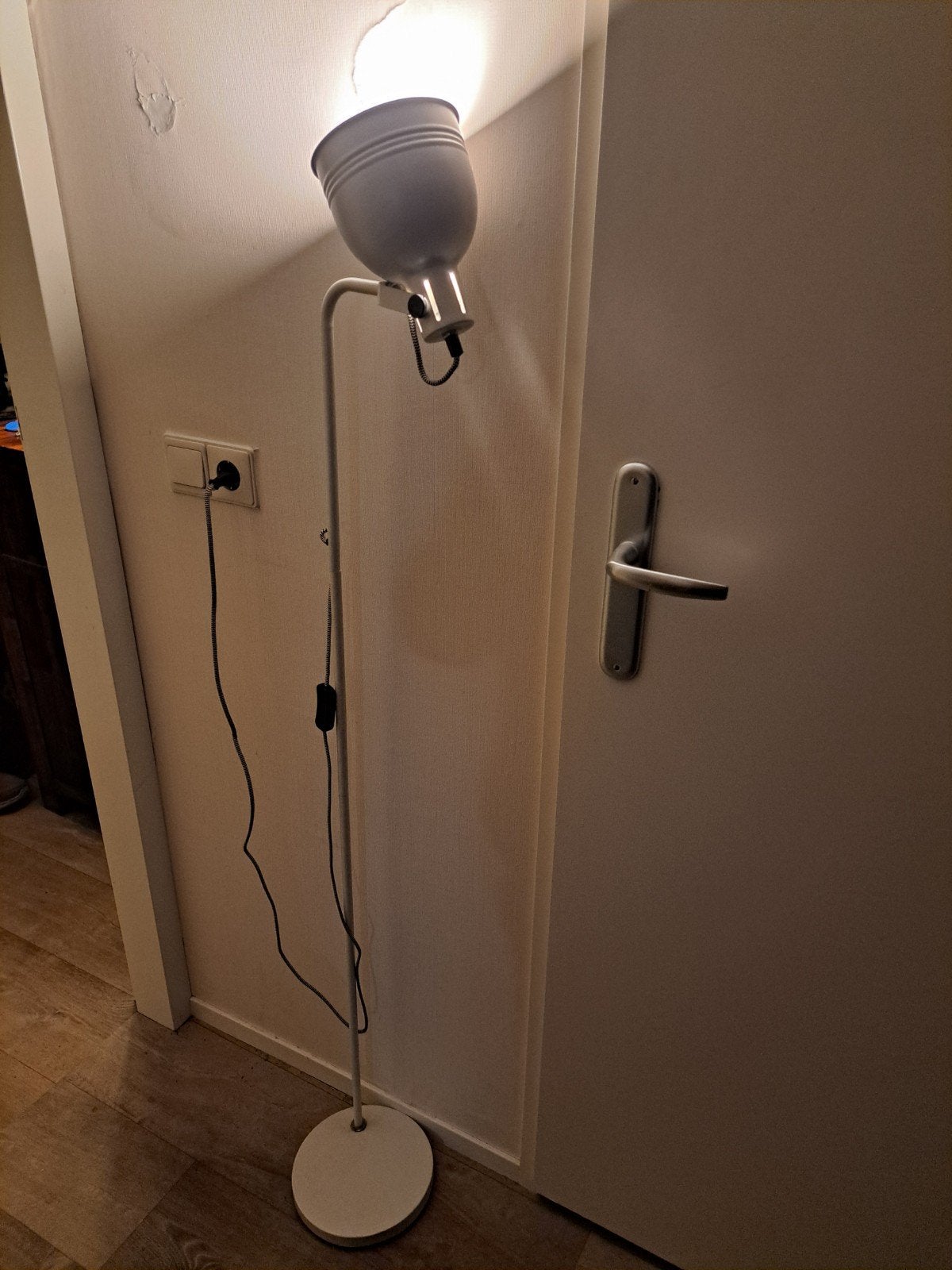 Te koop nette staande lamp jaren 60, Ophalen of Verzenden, Zo goed als nieuw, 150 tot 200 cm