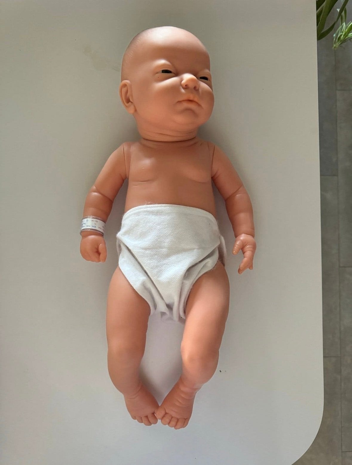 Realistische baby oefenpop voor medische/mode doeleinden, Ophalen of Verzenden, Zo goed als nieuw, Babypop, Levensecht of Reborn