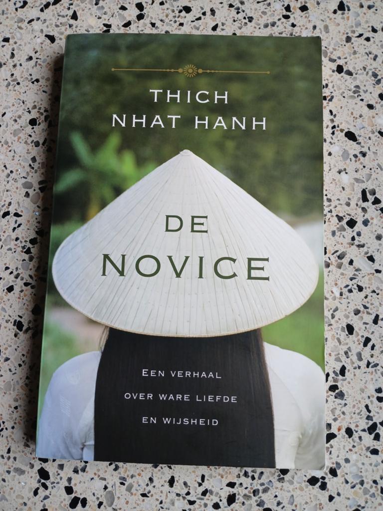 De Novice - Thich Nhat Hanh AANRADER zgan vaste prijs, Ophalen of Verzenden, Zo goed als nieuw