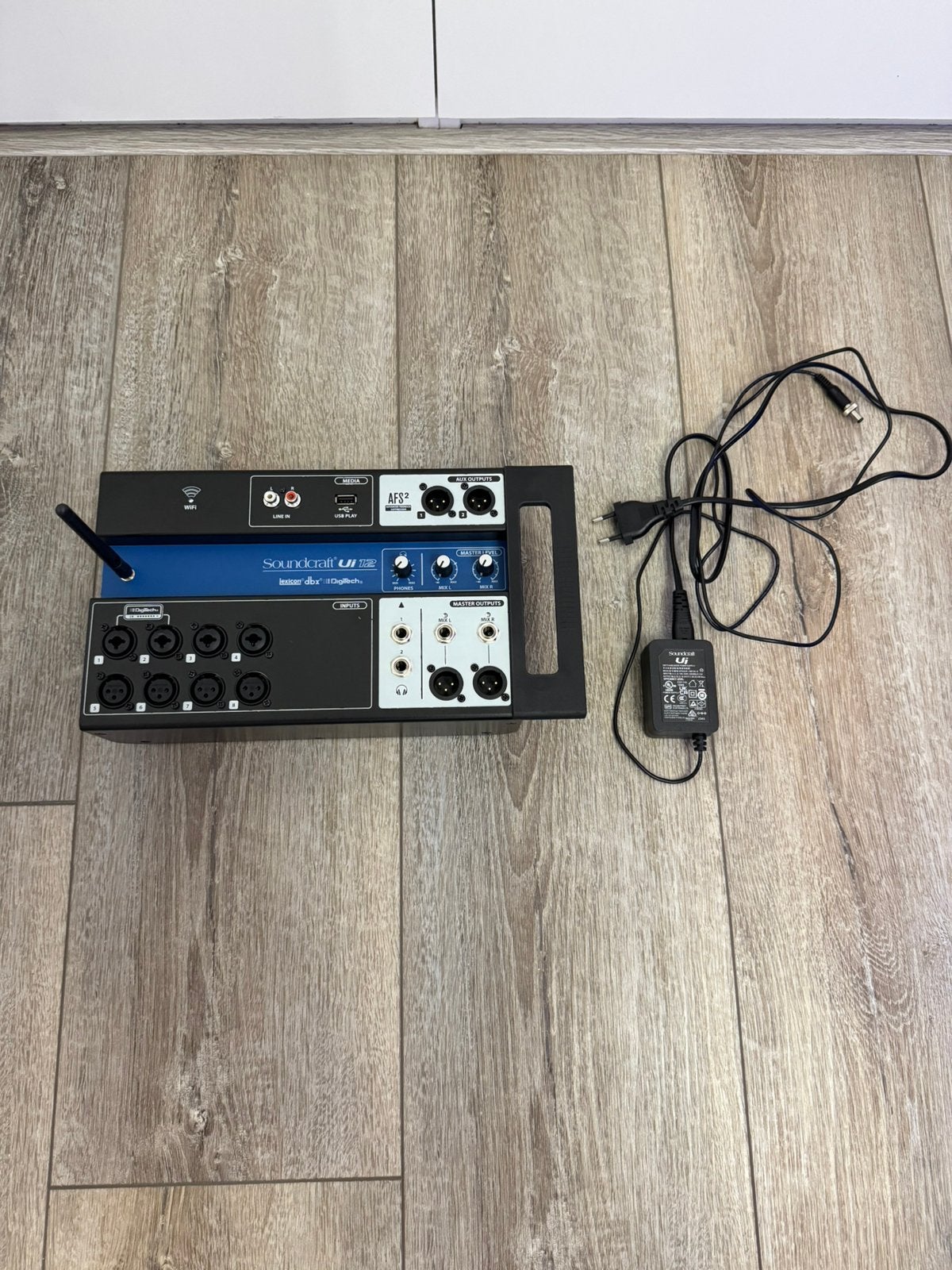 Soundcraft Ui12 Digitale Mixer, Muziek en Instrumenten, Mengpanelen, Ophalen of Verzenden, Zo goed als nieuw, 10 tot 20 kanalen
