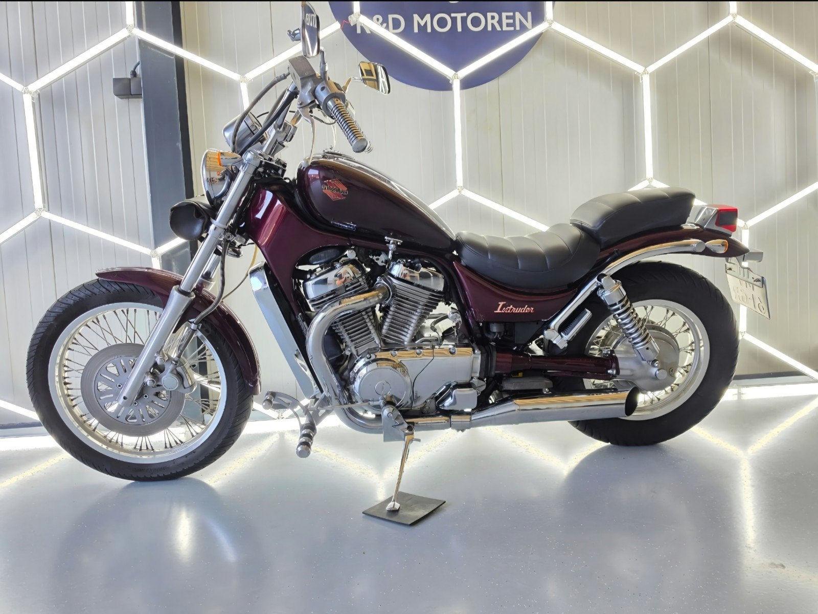 Suzuki Intruder Chopper -, Motoren, 2 cilinders, Chopper, Info@suzuki.nl, Minimaal motorrijbewijs A2