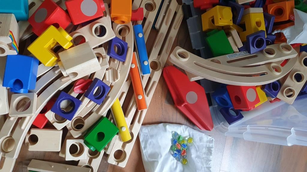 Hape Quadrilla knikkerbaan met muziek en accessoires, Ophalen of Verzenden, Gebruikt, Overige merken