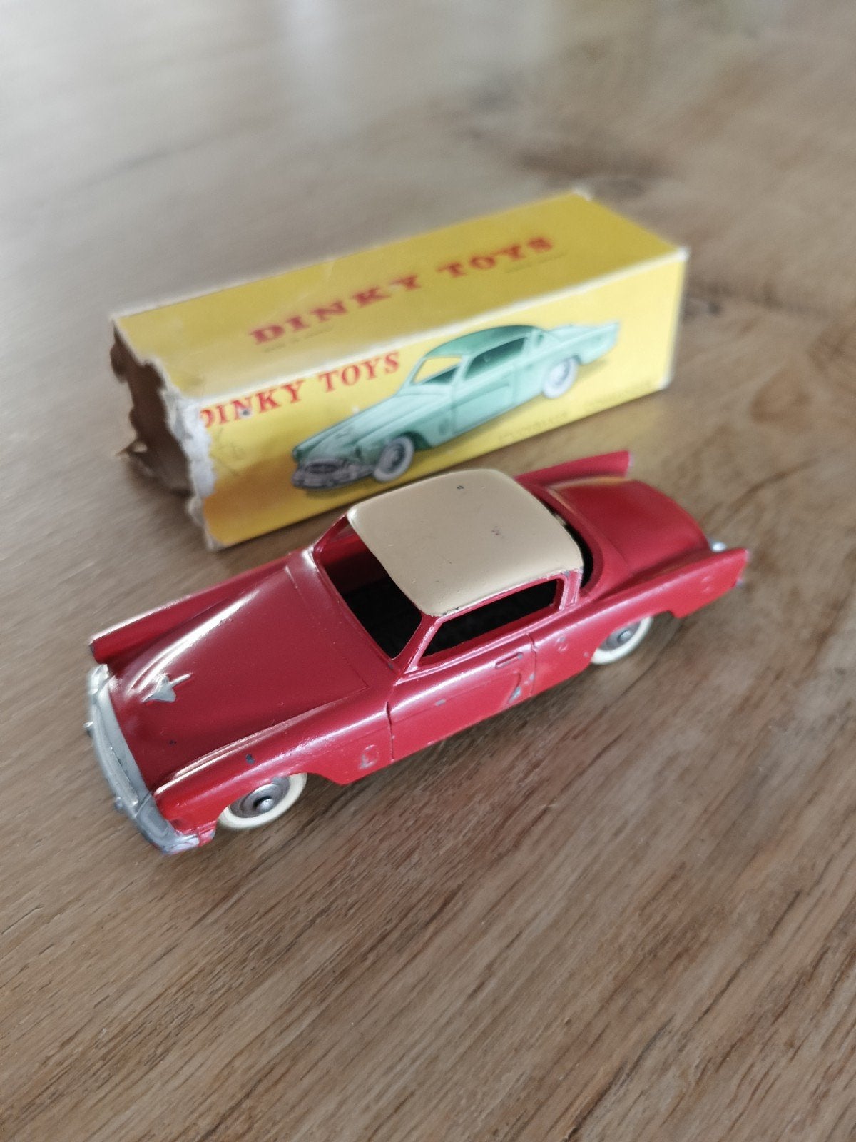 Dinky Toys 24Y Studebaker Commander met doosje, Ophalen of Verzenden, Huis en Inrichting
