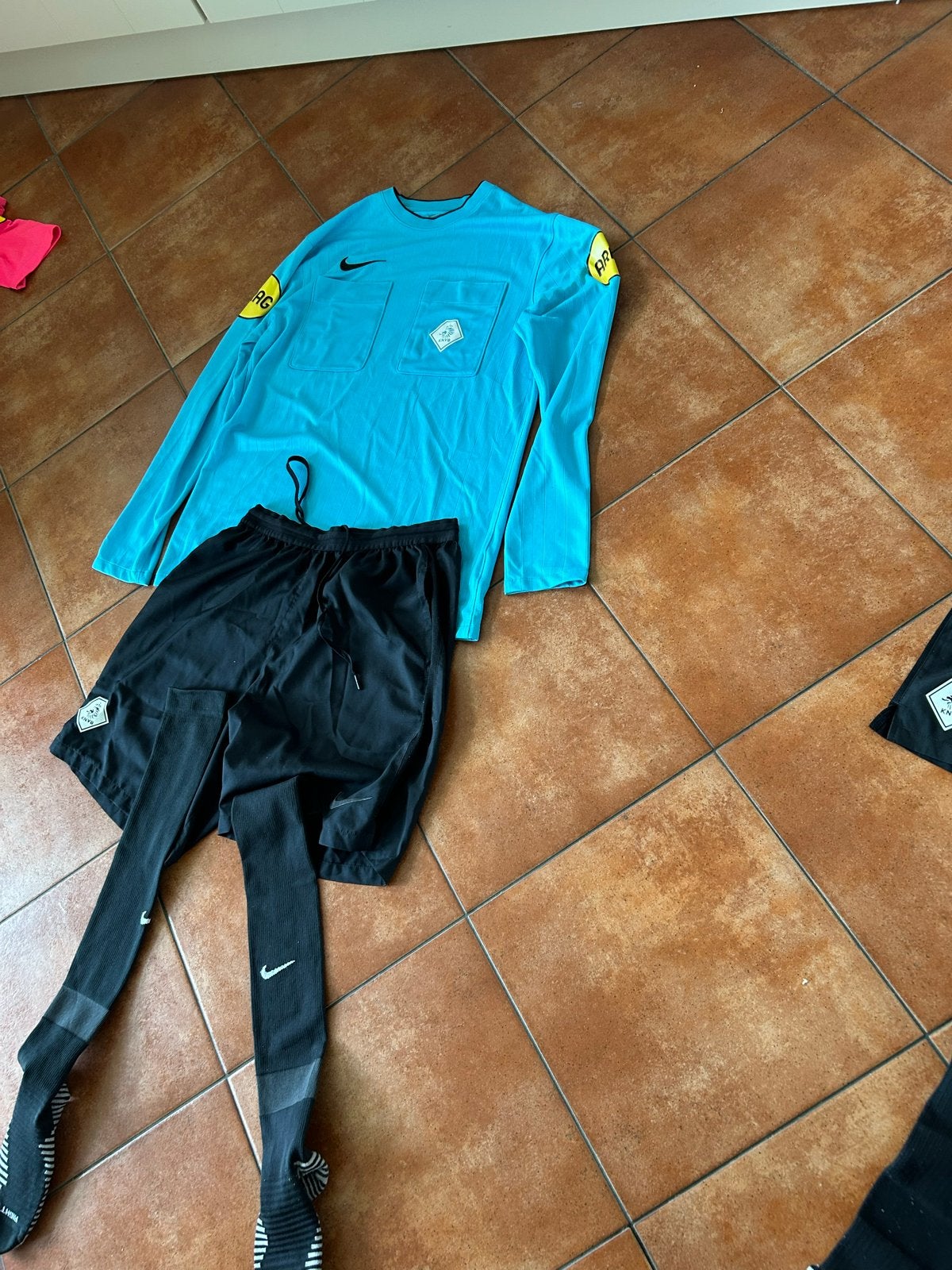 3 KNVB scheidsrechters setjes maat L met accessoires, Maat L, Ophalen of Verzenden, Gebruikt, Set