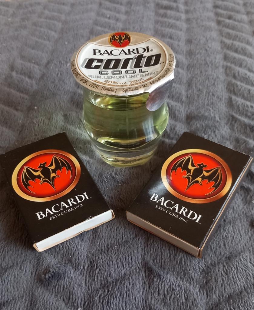 Shot Glaasje Bacardi Vol Doosjes Lucifers Rum Lemon Corto, Ophalen of Verzenden, Nieuw, Borrel- of Shotglas