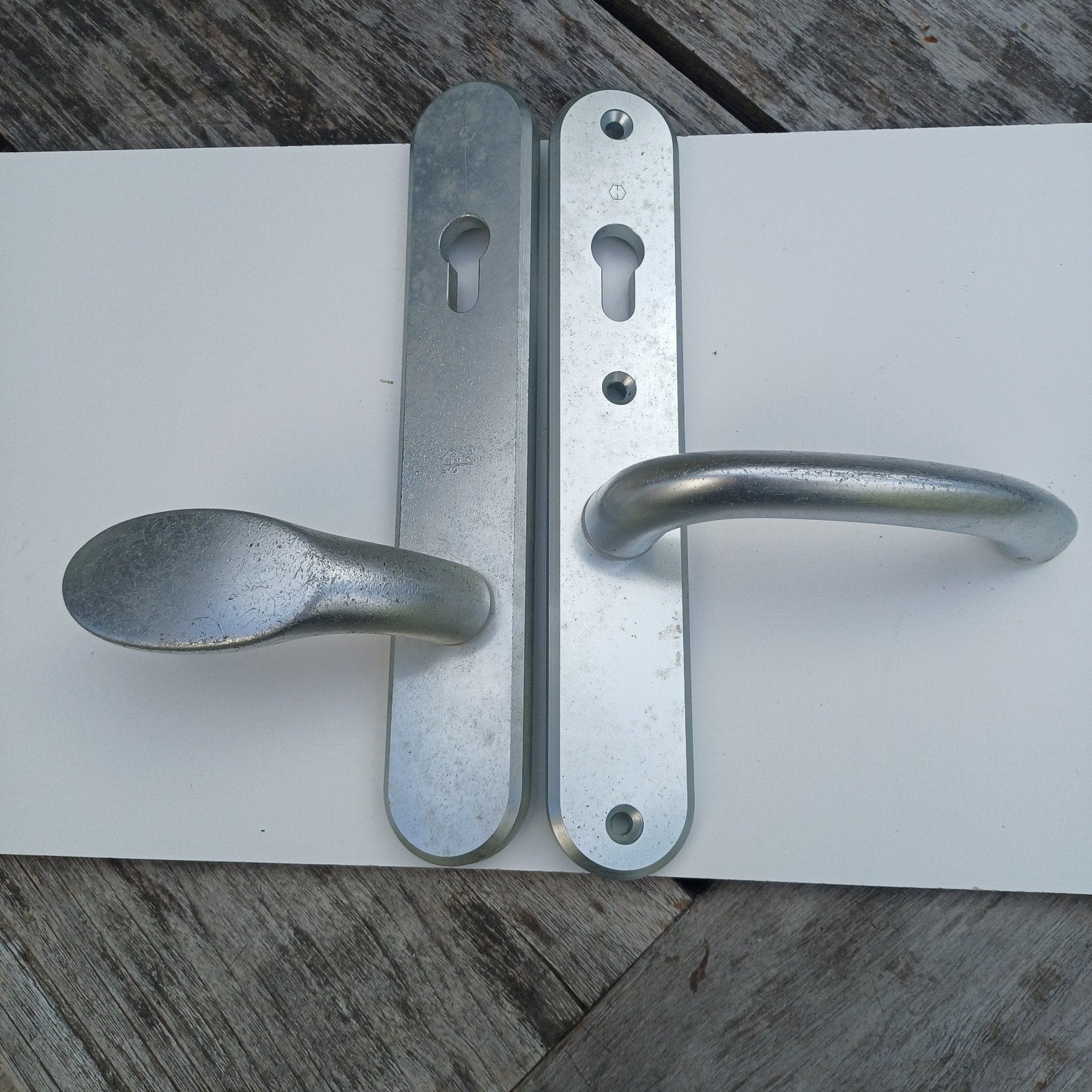 veiligheids beslag voordeur, Doe-het-zelf en Verbouw, Hang- en Sluitwerk, Ophalen of Verzenden, Gebruikt, Overige materialen, Klink of Kruk