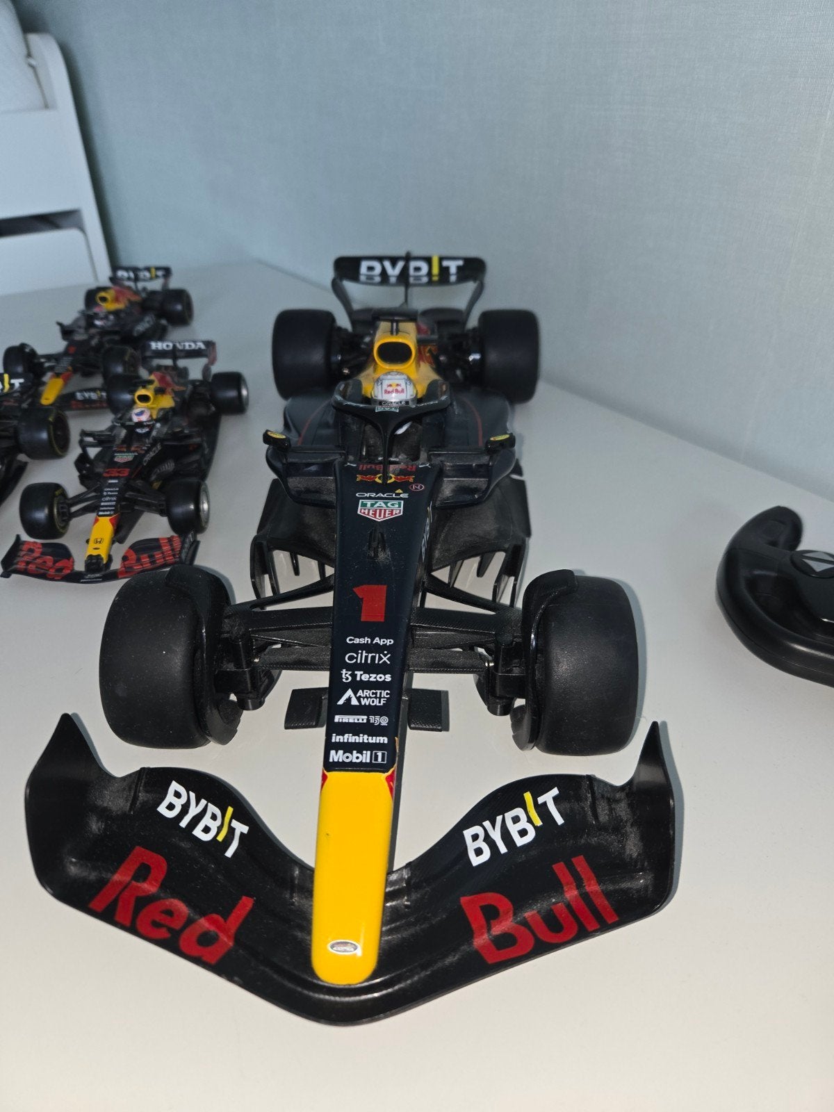 Red Bull Racing F1 schaalmodellen en stuurwiel, Ophalen