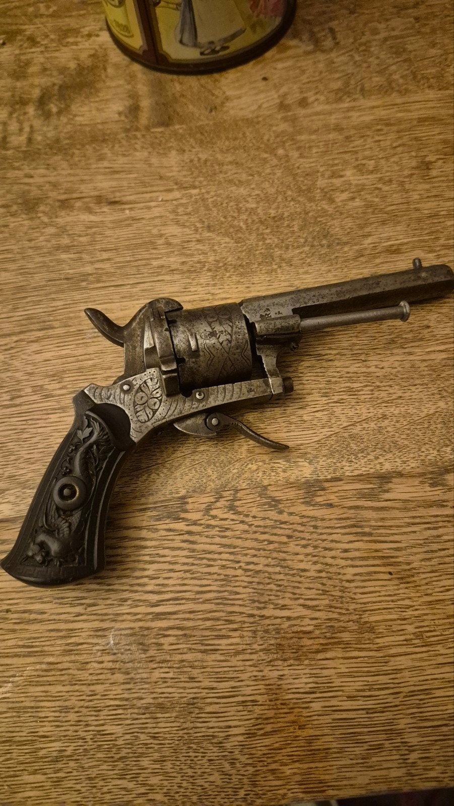 Antieke revolver  geweer met gravures en bewerkt handvat, Antiek en Kunst, Ophalen of Verzenden