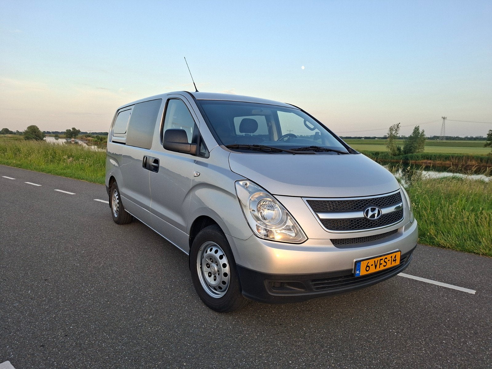 Hyundai H300 dubbele cabine* particulier geen btw*., Auto's, Achterwielaandrijving, Origineel Nederlands, 115 pk, Particulier