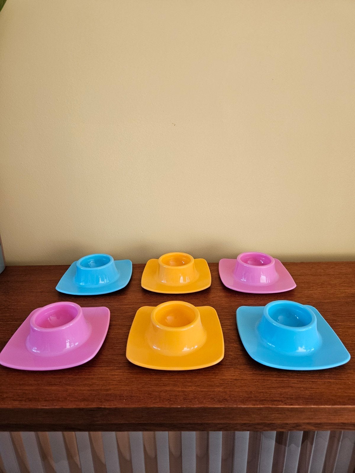 6 Vintage Eierdopjes - Kleurrijk en Speels, Kunststof, Ophalen of Verzenden, Meerkleurig, Overige typen