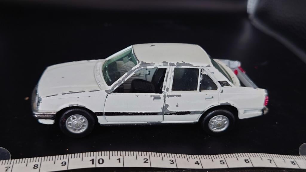 Gama 1:43 1140 Opel Ascona modelauto, Hobby en Vrije tijd, Modelauto's | 1:43, Ophalen of Verzenden, Gebruikt, Auto, Gama
