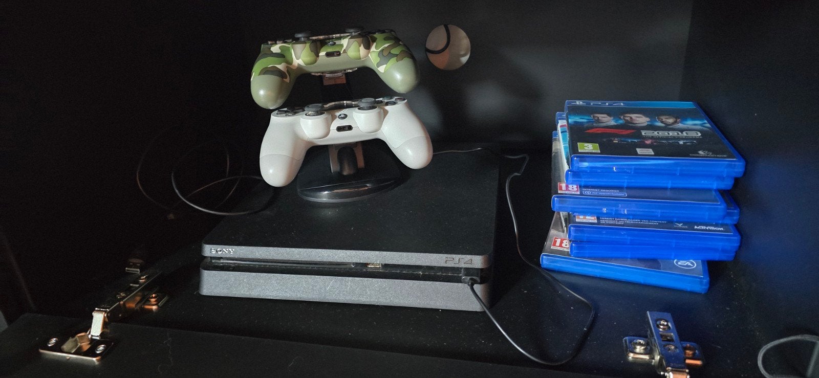 PlayStation 4 Slim met 2 controllers en games, Met games, Met 2 controllers, Ophalen of Verzenden, Zo goed als nieuw
