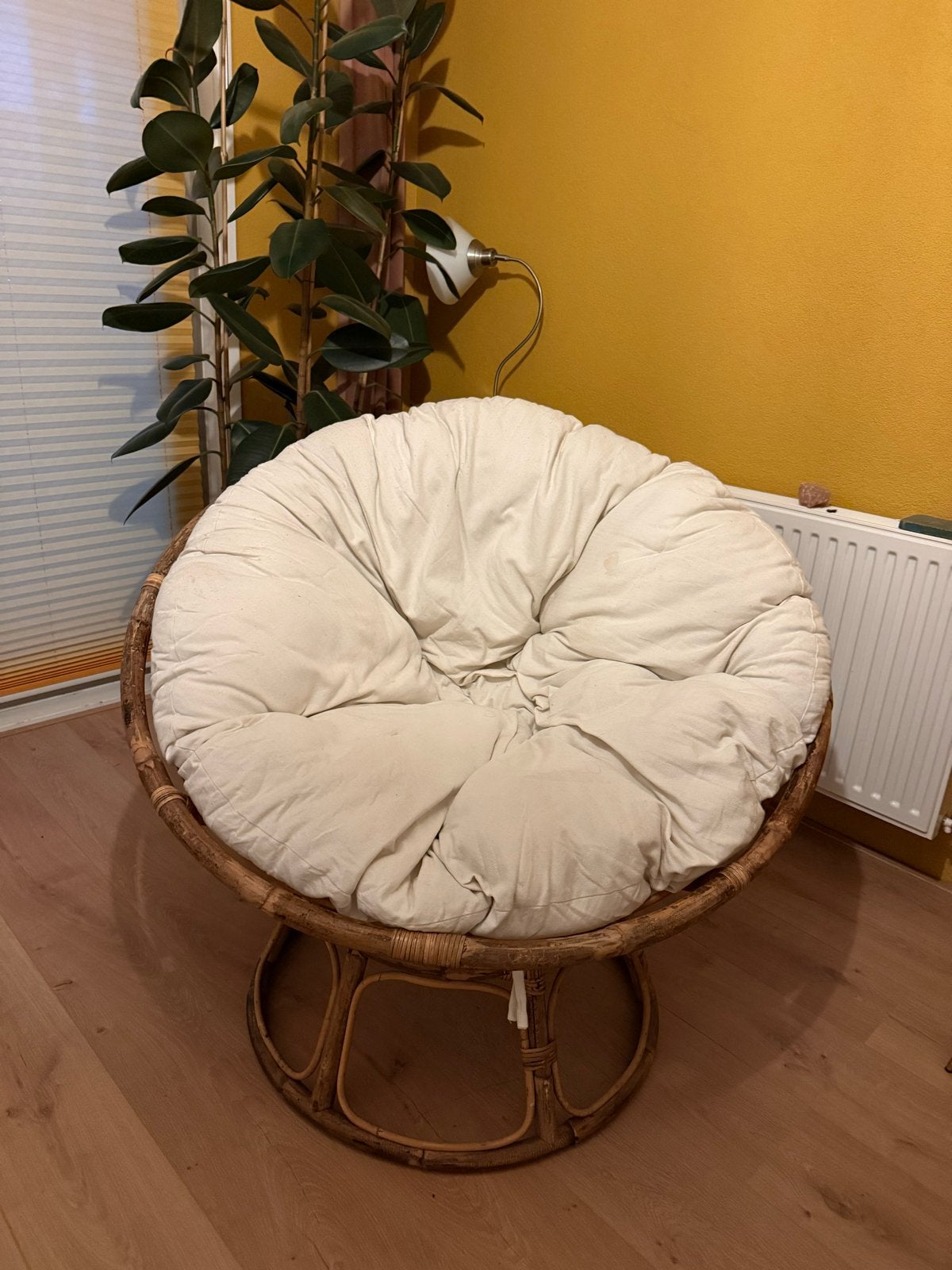 Comfortabele Papasan stoel met kussen, Huis en Inrichting, Stoelen, Ophalen, Overige kleuren, Riet of Rotan, Zo goed als nieuw